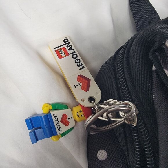 Disney X Igloo Polka Dot Cooler Backpack Glitter Bow I Love Lego Land Key Chain - Picture 7 of 8